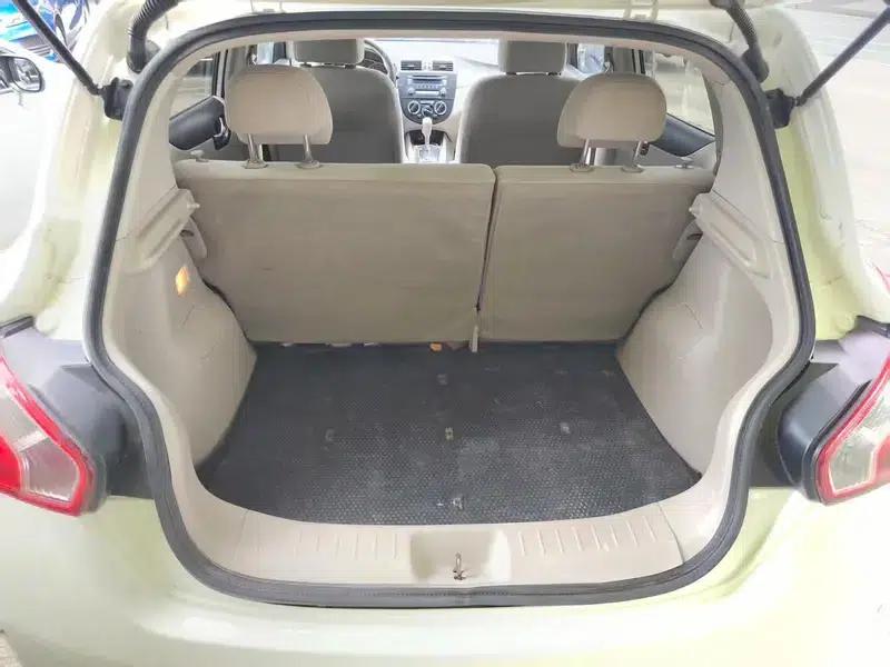 2011 Tiida 1.6L CVT Comfort Model — миниатюра 14