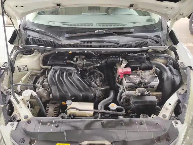 2011 Tiida 1.6L CVT Comfort Model — миниатюра 7