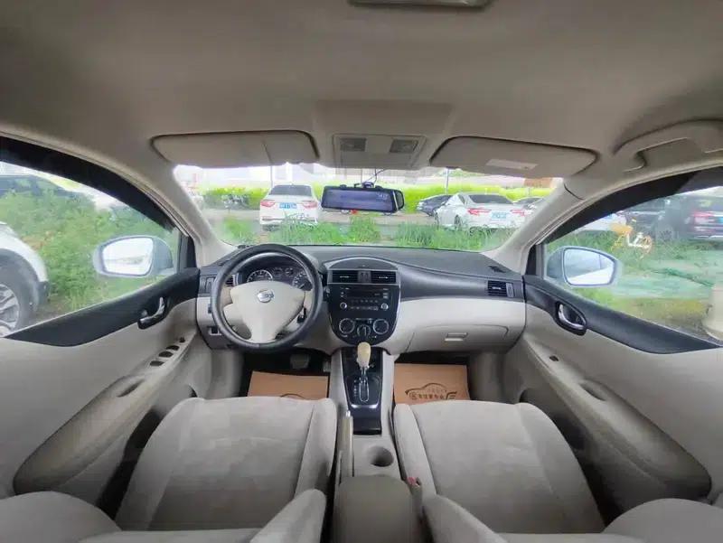 2011 Tiida 1.6L CVT Comfort Model — миниатюра 9