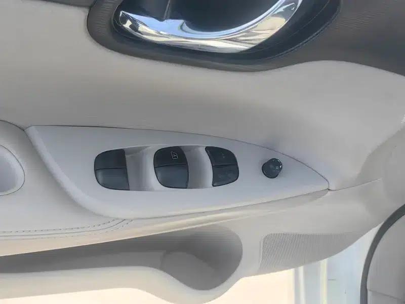 2014 Tiida 1.6L CVT Comfort Model — миниатюра 13