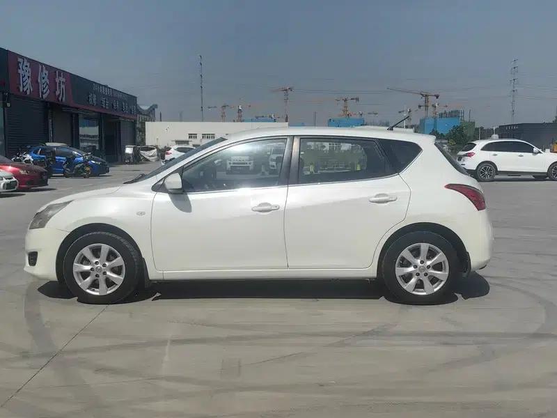 2014 Tiida 1.6L CVT Comfort Model — миниатюра 4