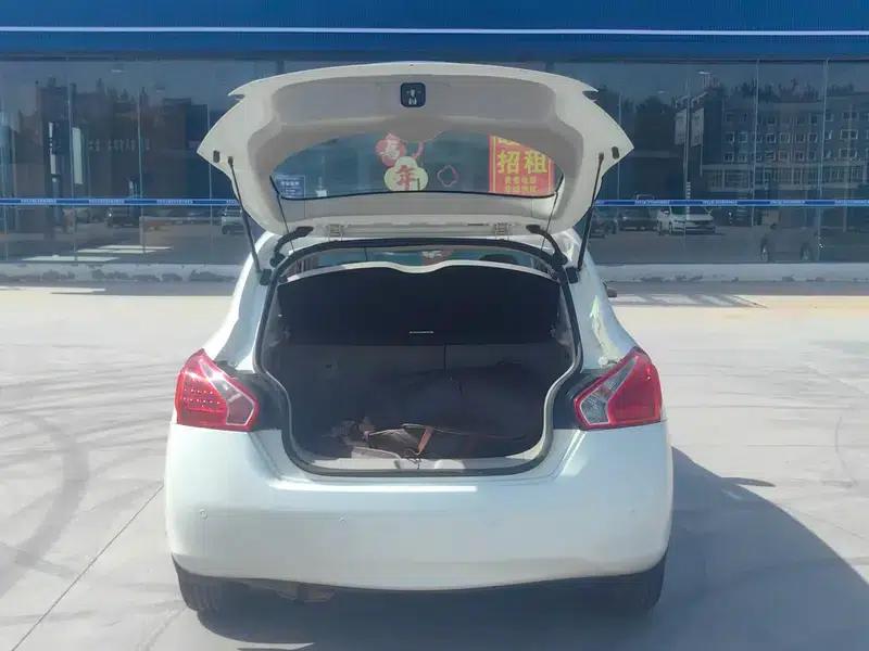 2014 Tiida 1.6L CVT Comfort Model — миниатюра 8