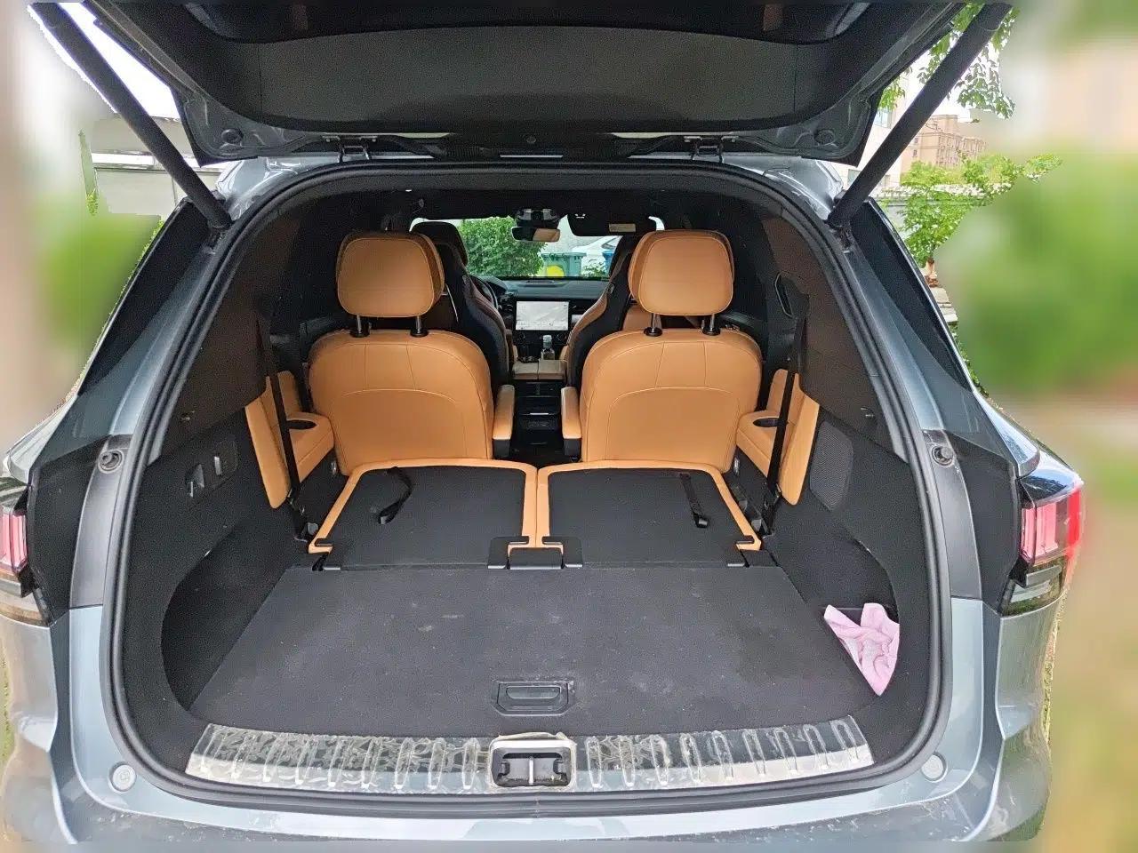 Lynk & Co 09 2021 2.0T Halo Six-Seater — миниатюра 19
