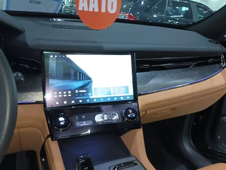 Lynk & Co 09 2021 2.0T Halo Six-Seater — миниатюра 15
