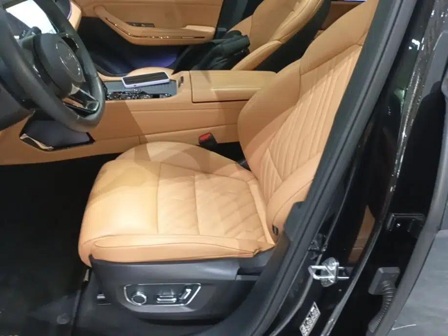 Lynk & Co 09 2021 2.0T Halo Six-Seater — миниатюра 17