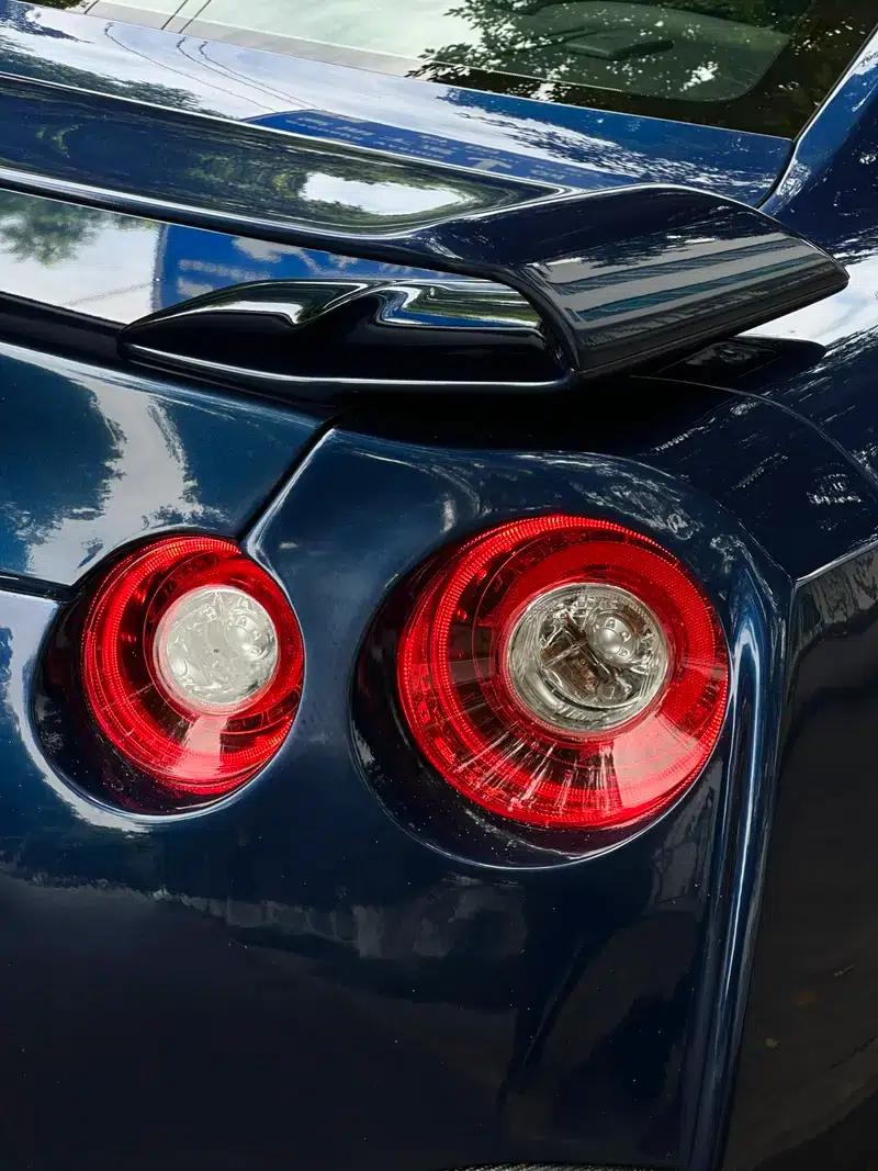 2014 Nissan GT-R 3.8T Premium Edition with black interior — миниатюра 13
