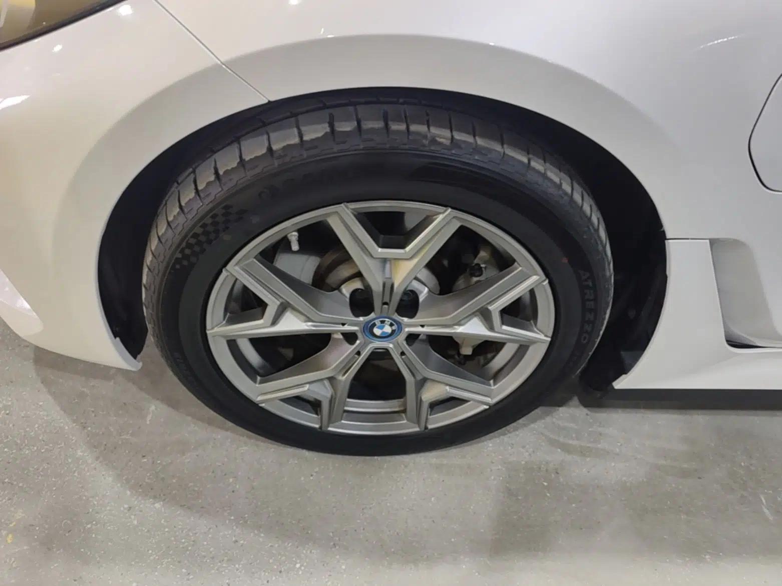 BMW i3 2022 eDrive 35 L — миниатюра 15
