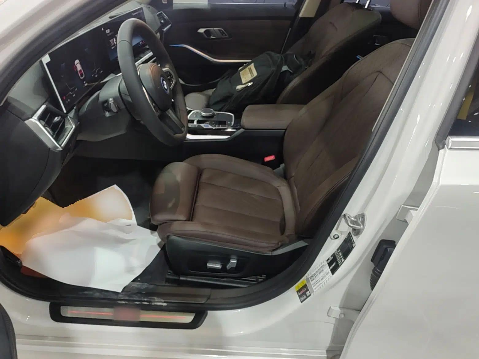 BMW i3 2022 eDrive 35 L — миниатюра 22