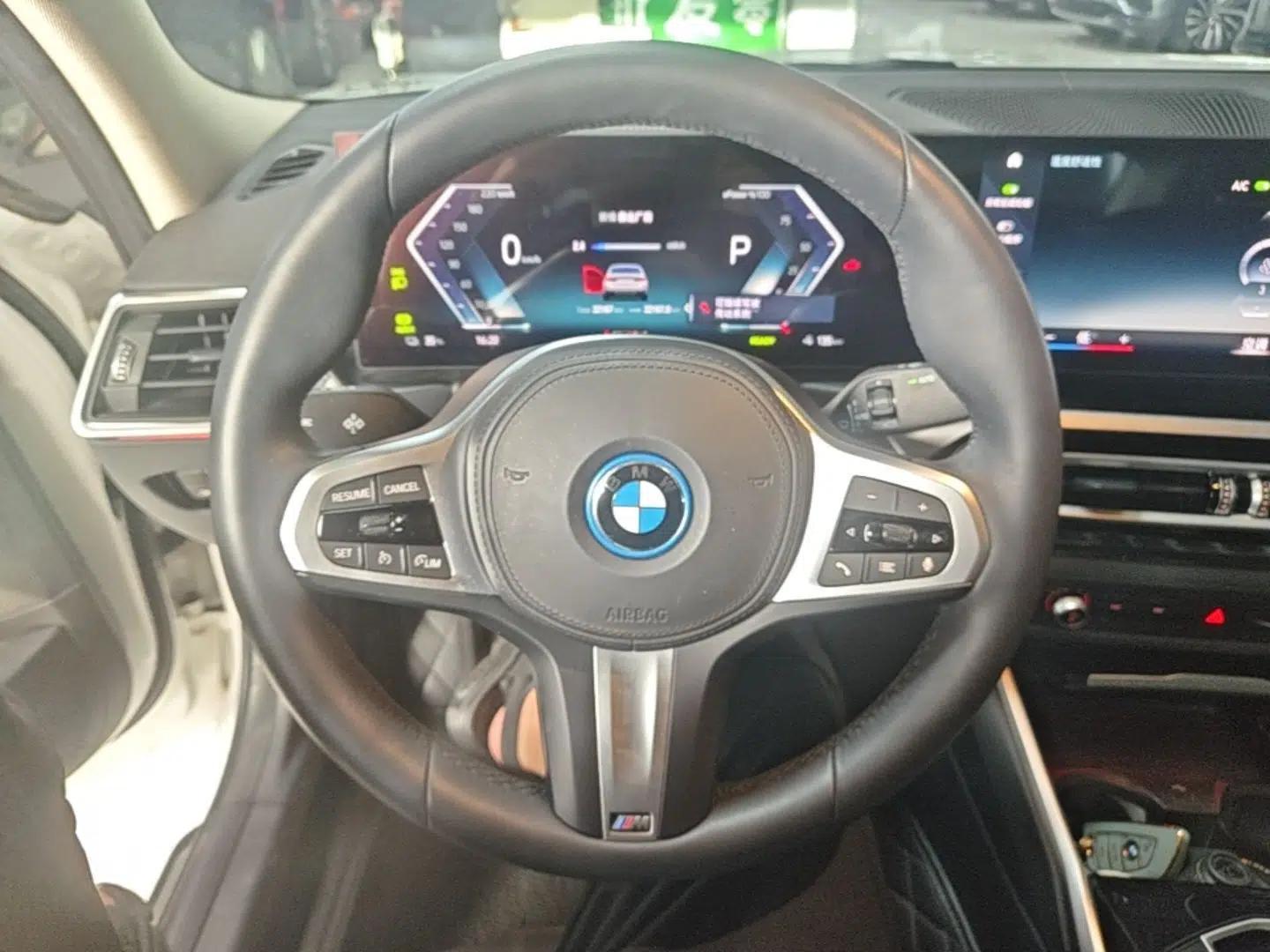 BMW i3 2023 eDrive 40 L Midnight Sports Package — миниатюра 13
