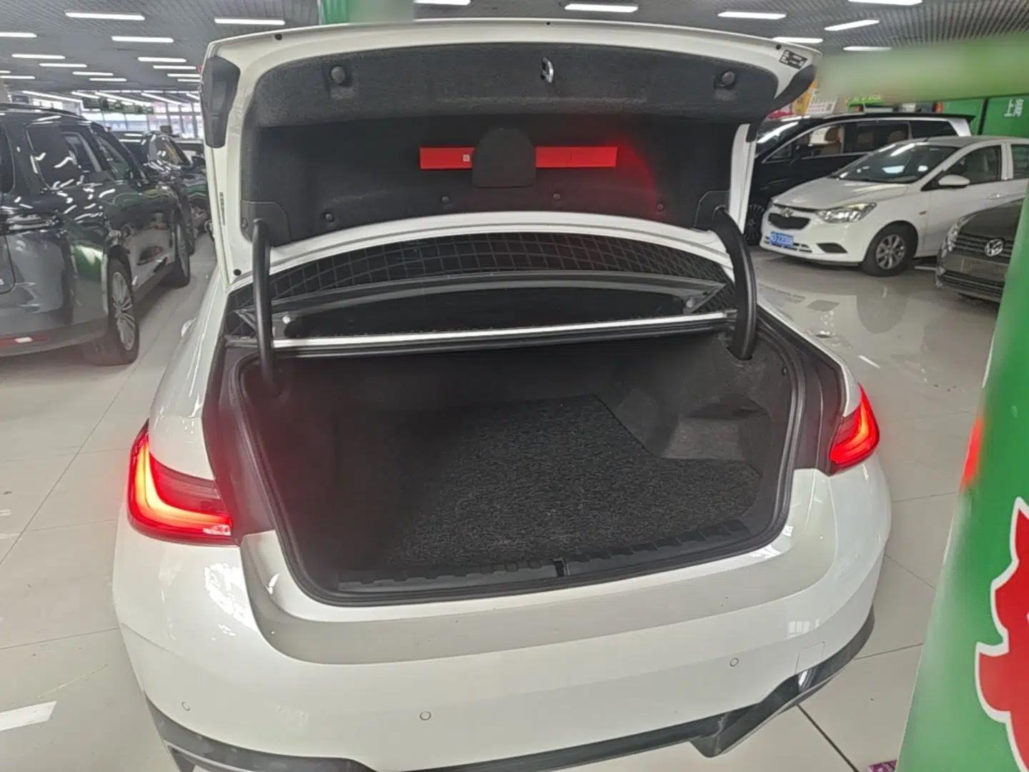 BMW i3 2023 eDrive 40 L Midnight Sports Package — миниатюра 22