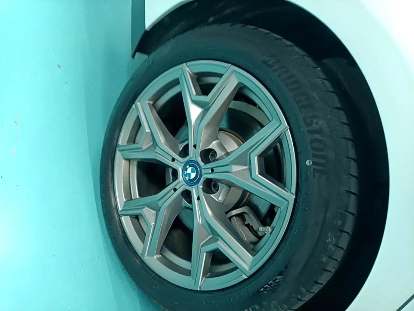 BMW i3 2022 eDrive 35 L — миниатюра 11