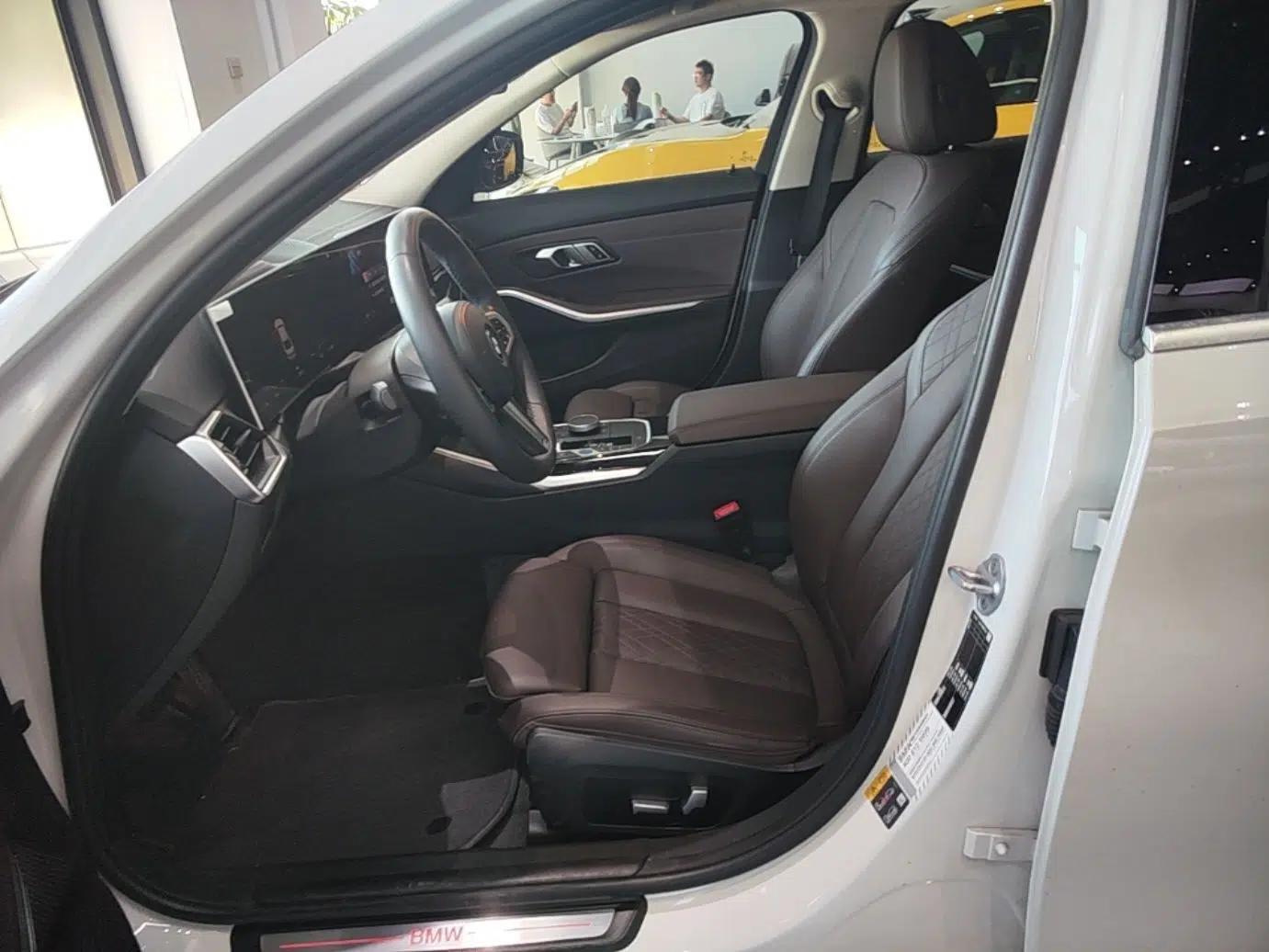 BMW i3 2022 eDrive 35 L — миниатюра 17