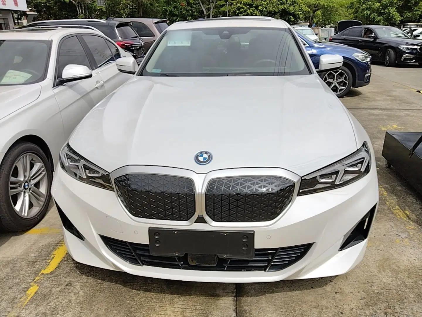 BMW i3 2025 eDrive 35 L — миниатюра 2