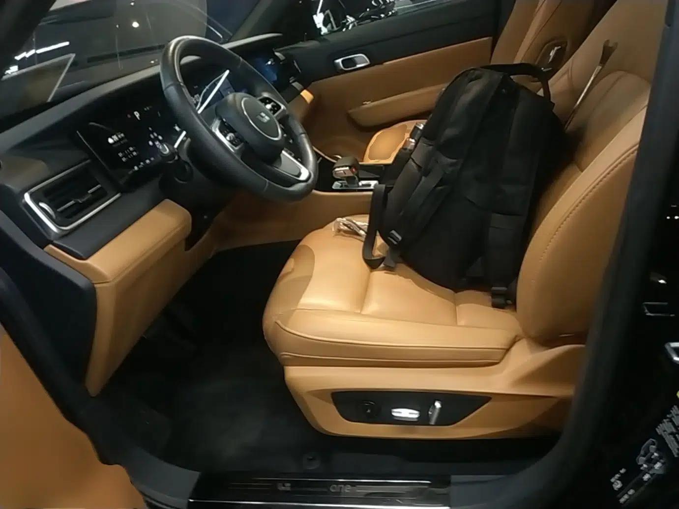 Li Auto ONE 2021 Extended-Range 6-Seater Version — миниатюра 17