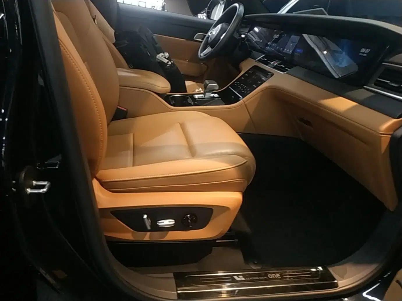 Li Auto ONE 2021 Extended-Range 6-Seater Version — миниатюра 19
