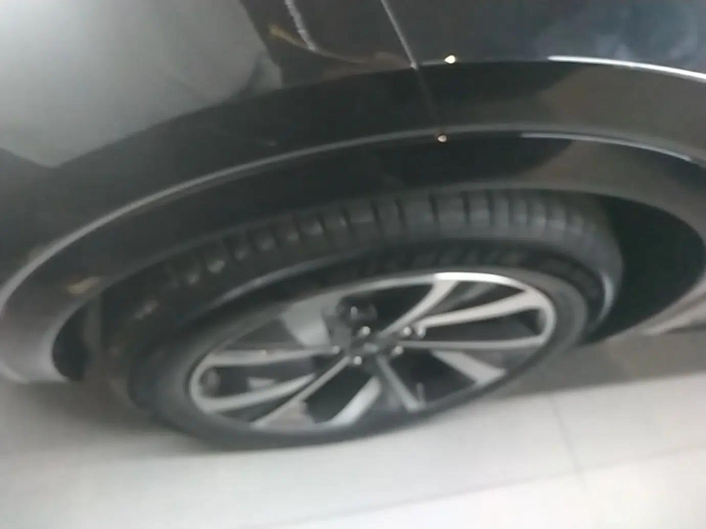 Li Auto ONE 2021 Extended-Range 6-Seater Version — миниатюра 10
