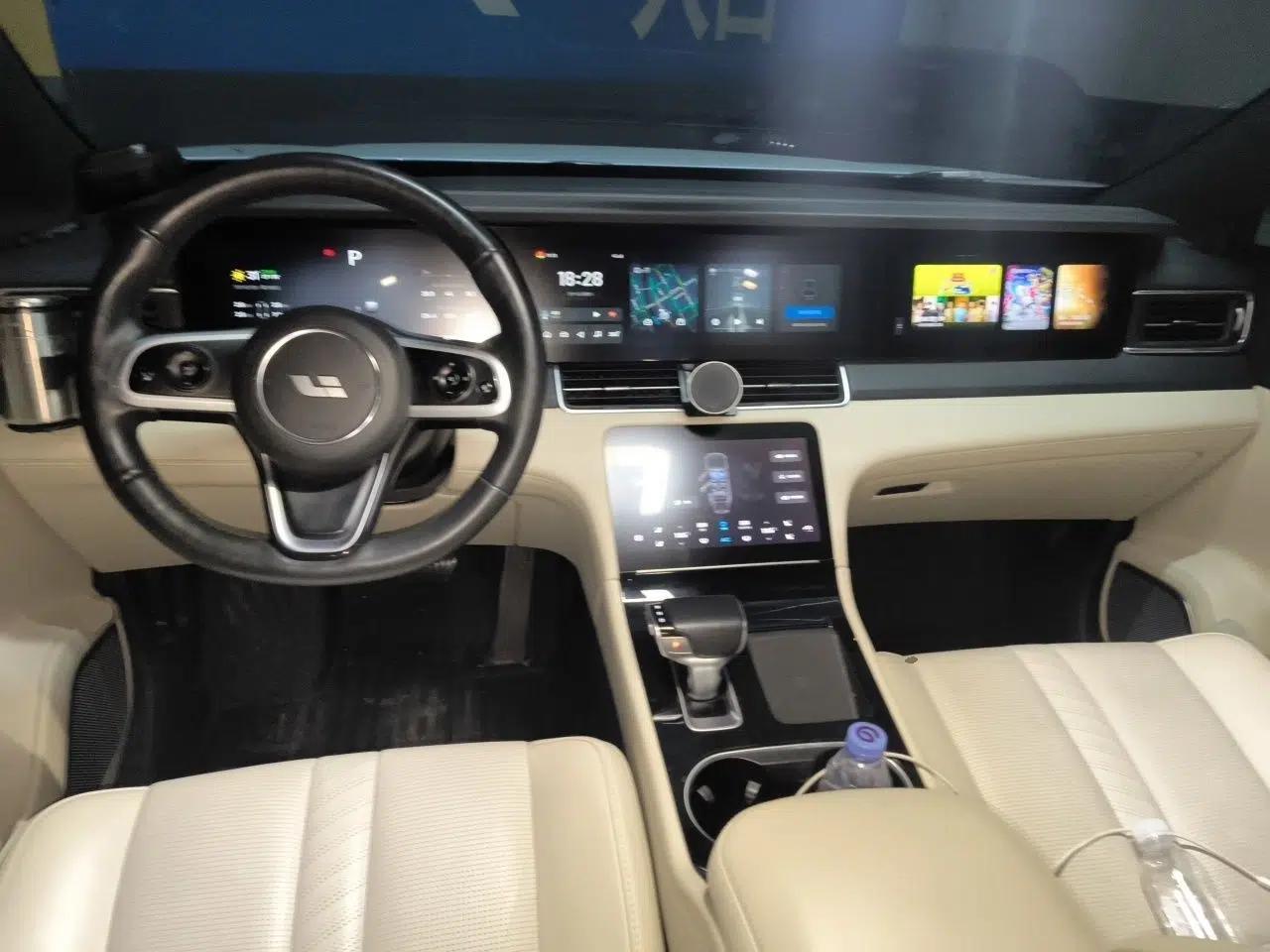 Li Auto ONE 2020 Extended-Range 6-Seater Version — миниатюра 9