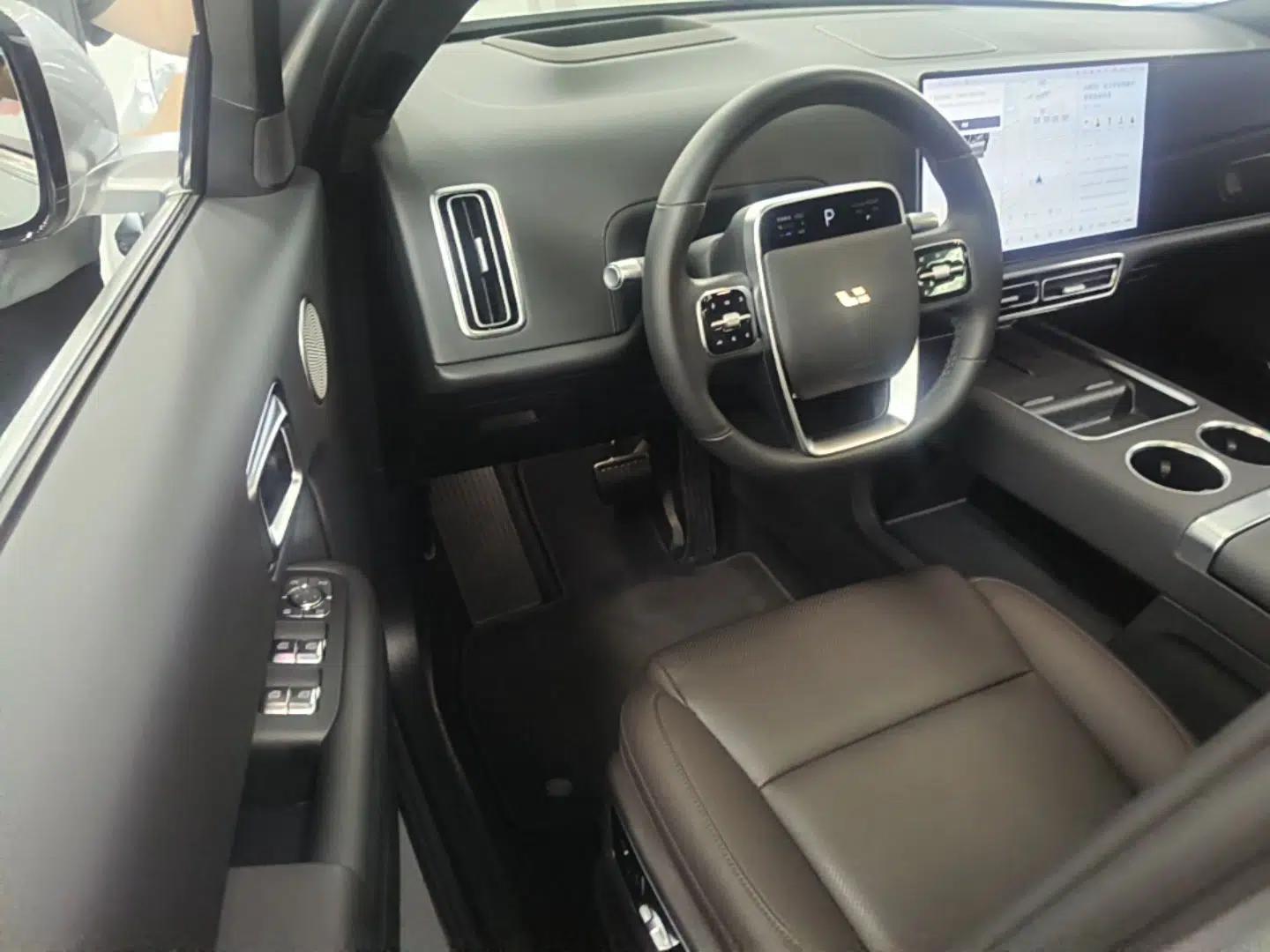 Li Auto L9 2022 Max model — миниатюра 18