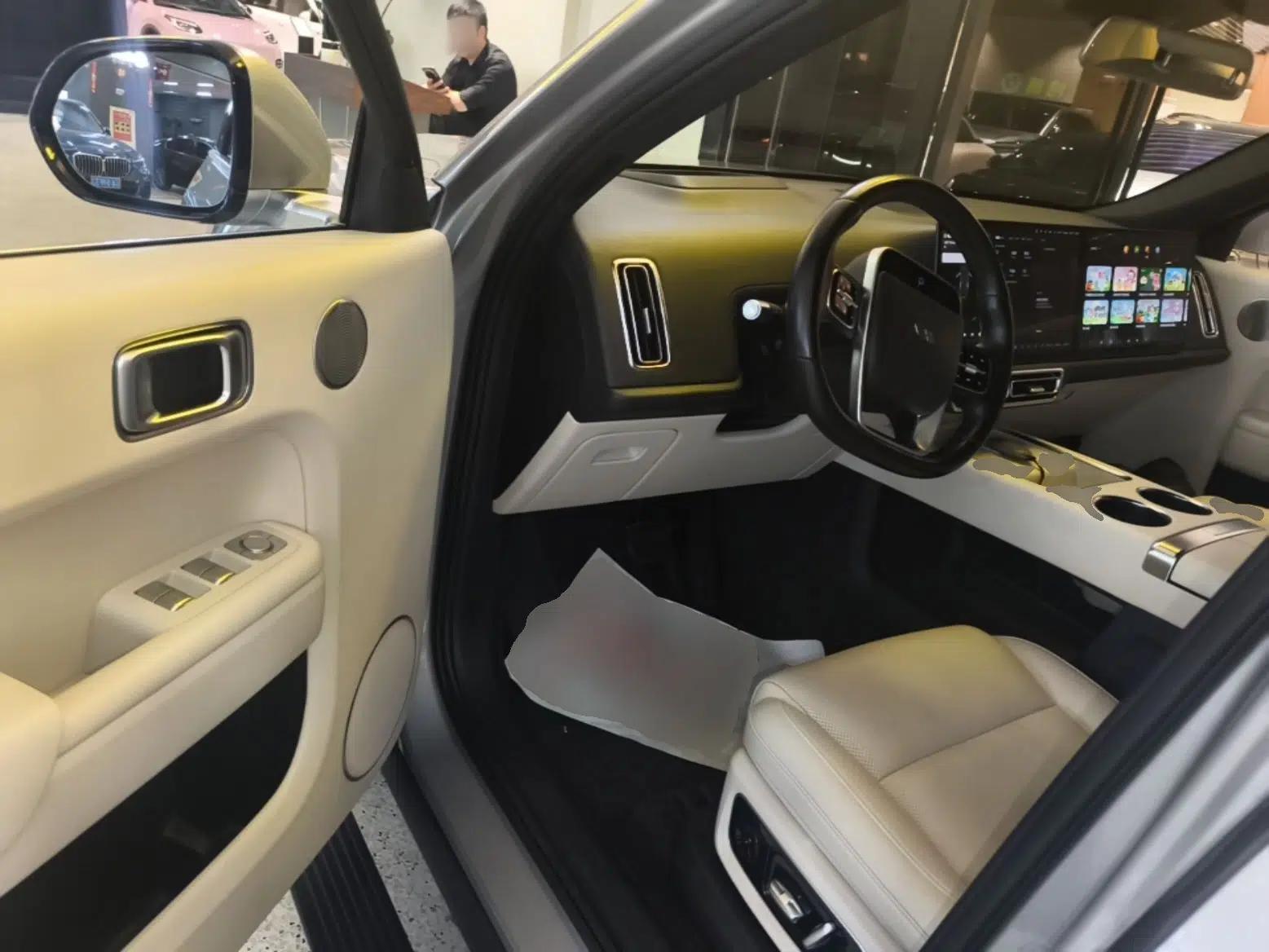 Li Auto L9 2022 Max model — миниатюра 23