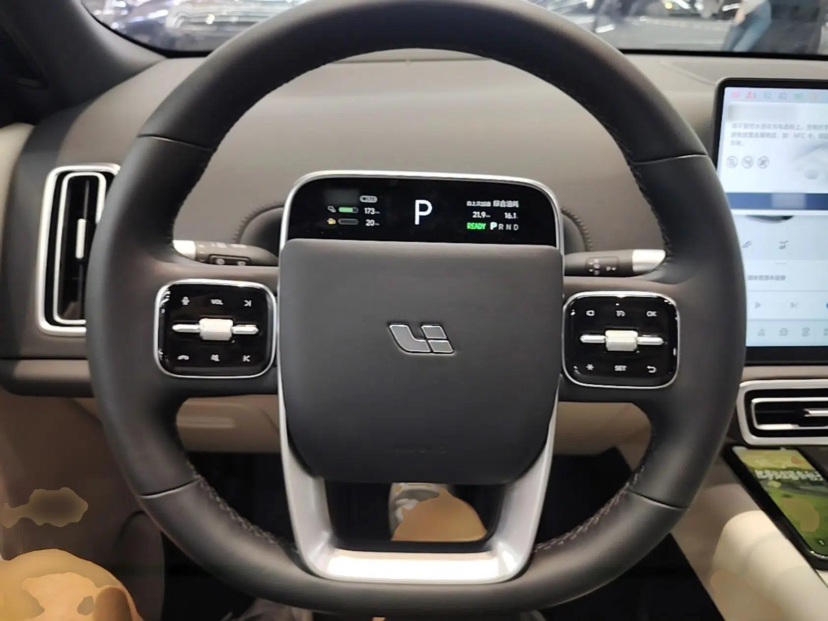 Li Auto L9 2025 Ultra Smart Refreshed Edition — миниатюра 13