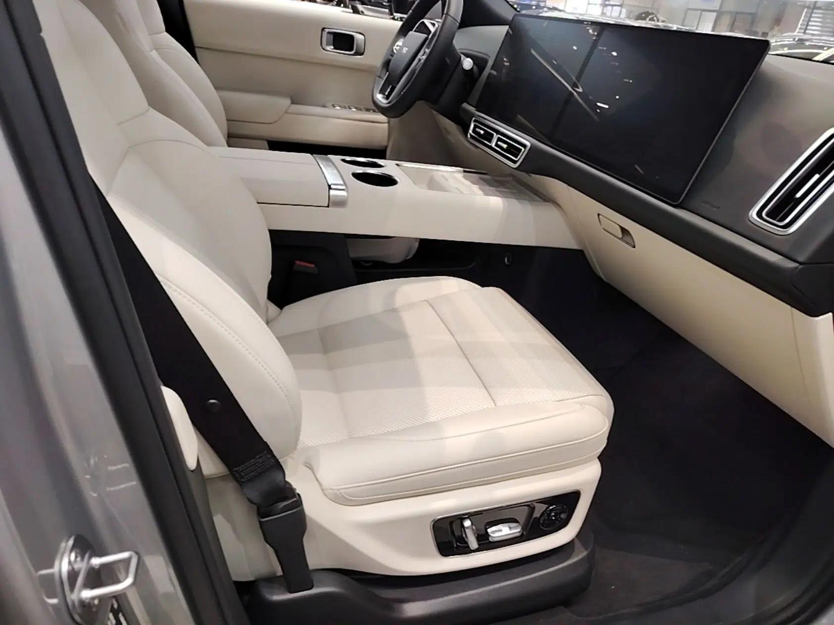 Li Auto L9 2025 Ultra Smart Refreshed Edition — миниатюра 19