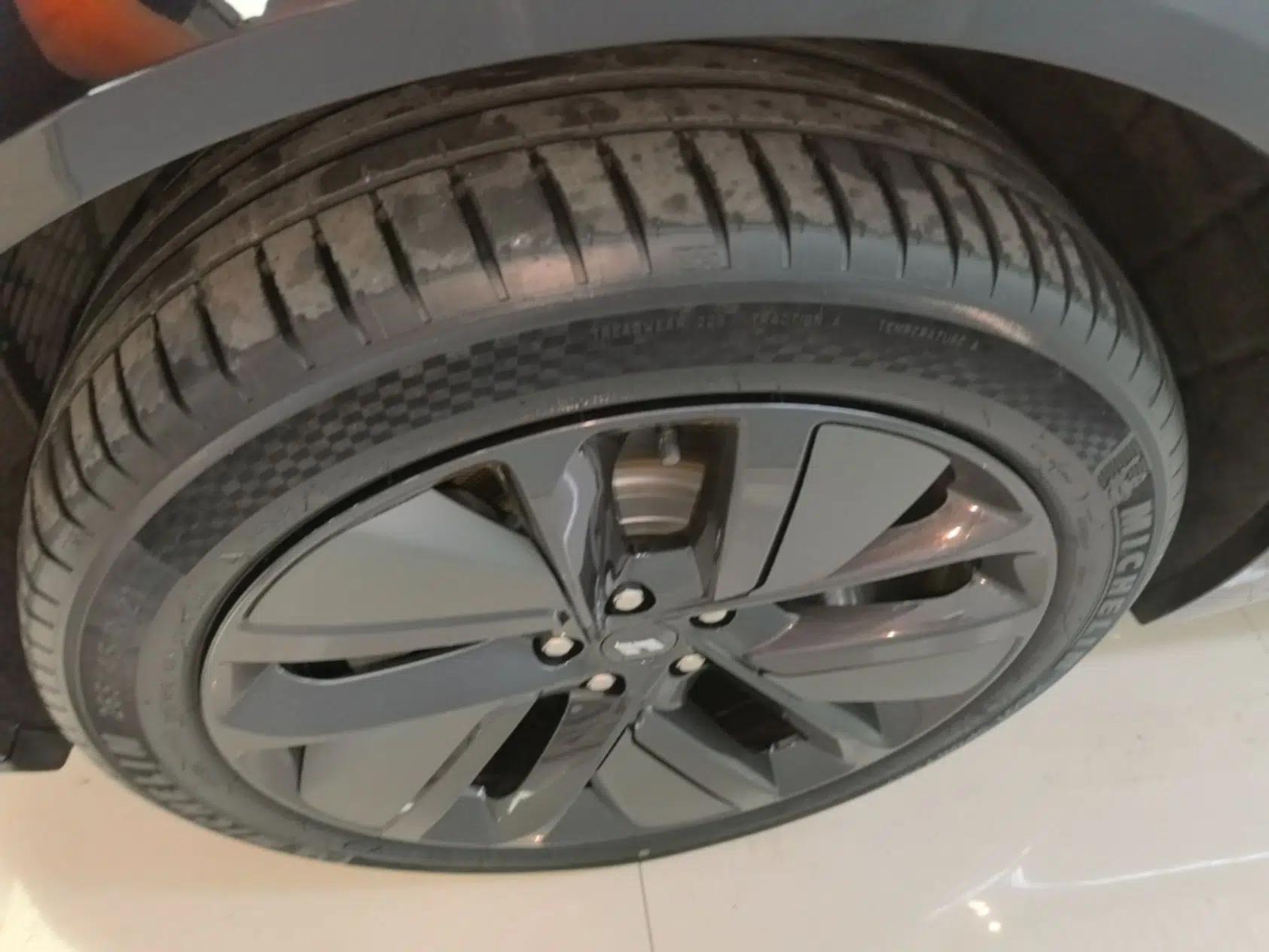 Li Auto L9 2022 Max model — миниатюра 10