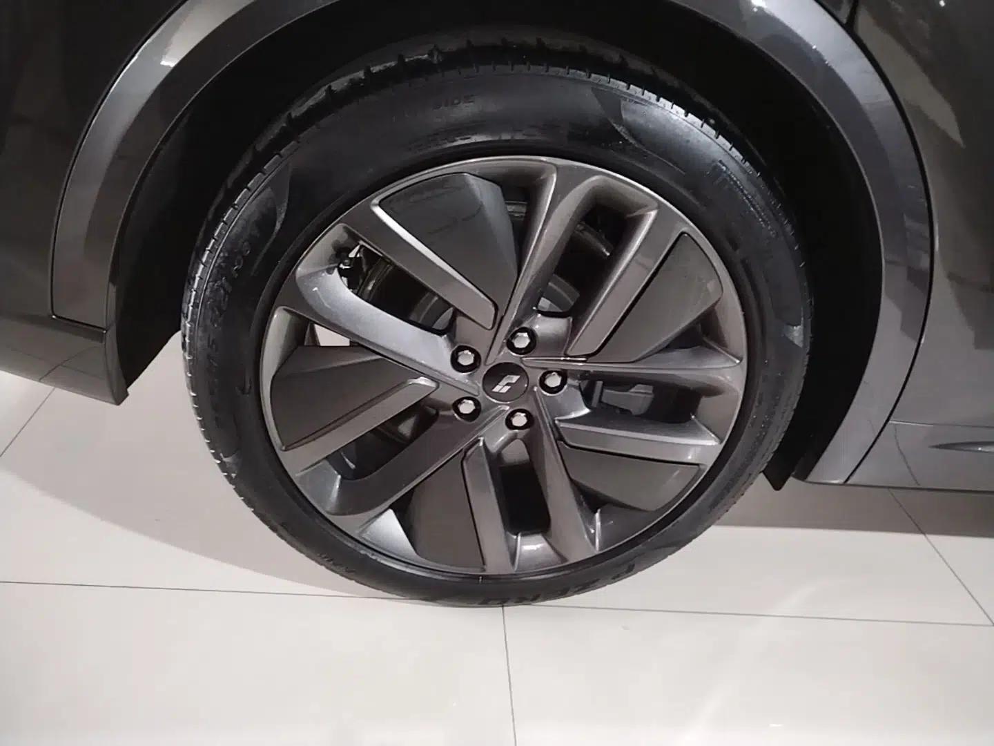 Li Auto L9 2022 Max model — миниатюра 11