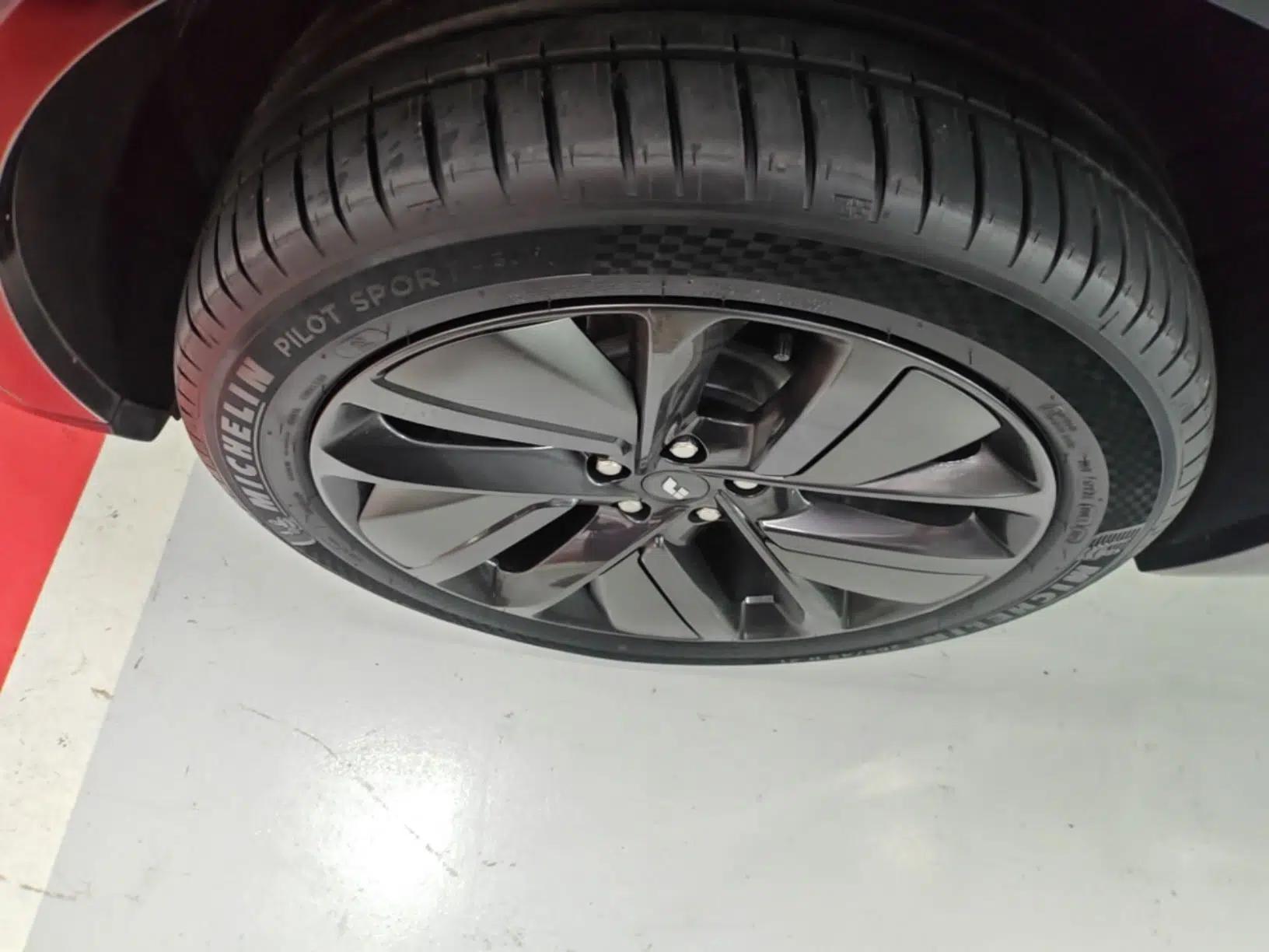 Li Auto L9 2022 Max model — миниатюра 10
