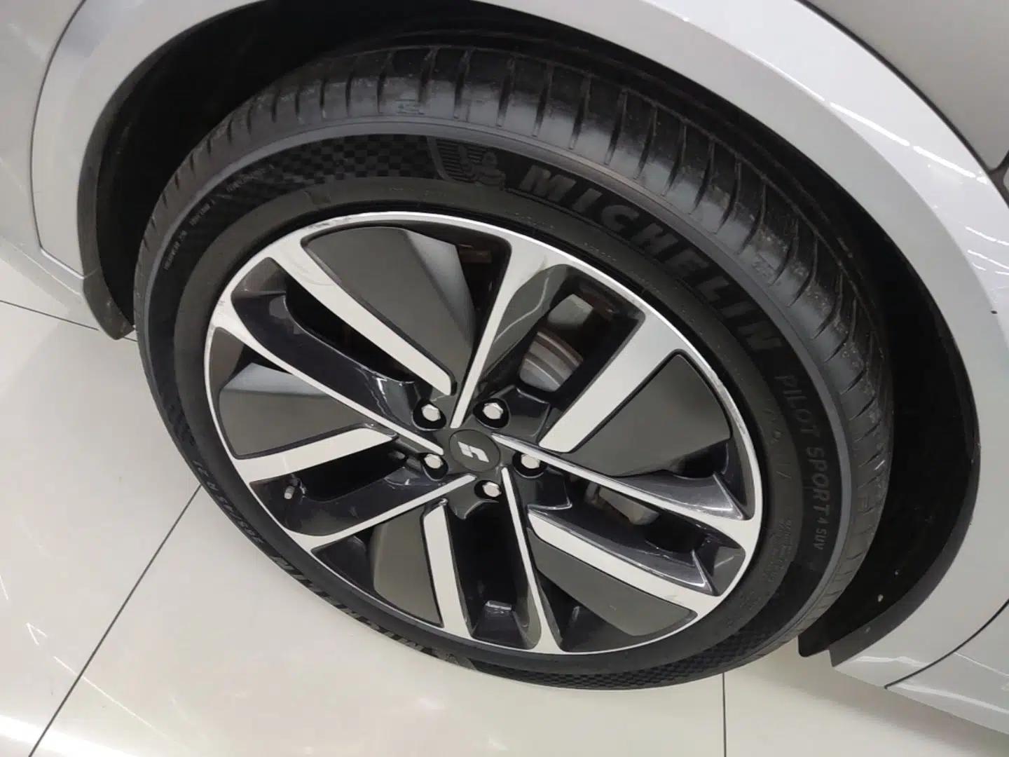 Li Auto L9 2022 Max model — миниатюра 11