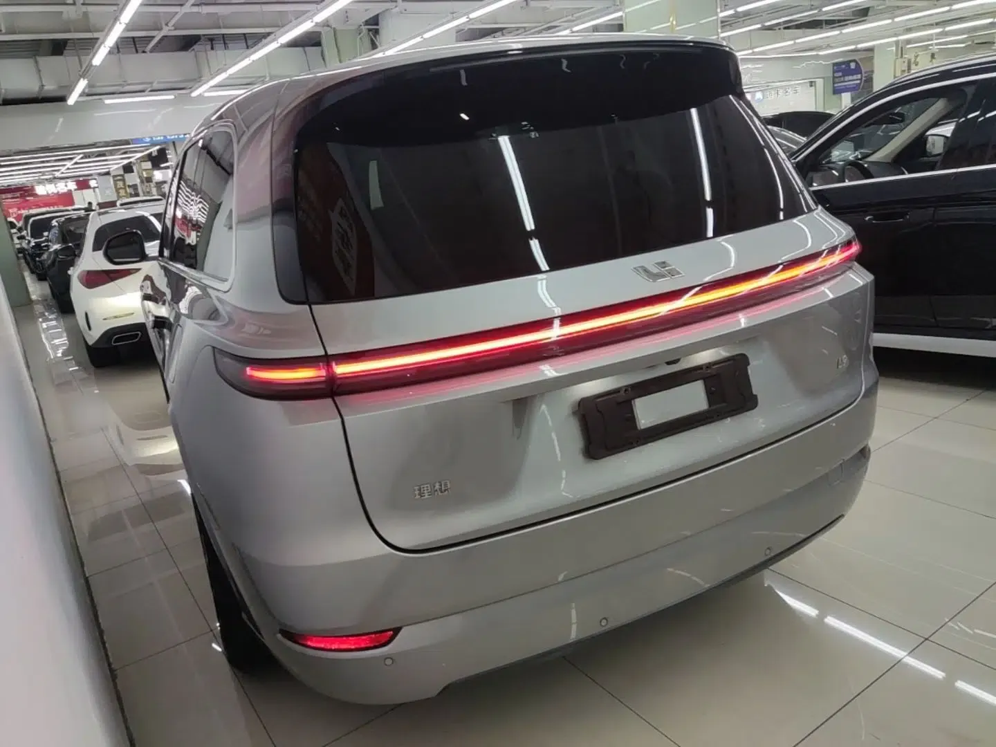 Li Auto L9 2022 Max model — миниатюра 4