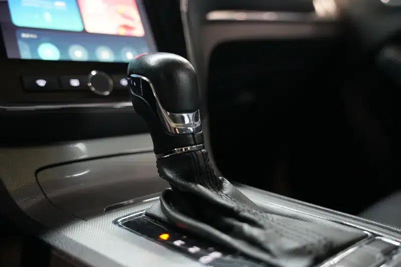 Roewe RX5 2016 20T Two-Wheel Drive Automatic Internet Smart Edition — миниатюра 17