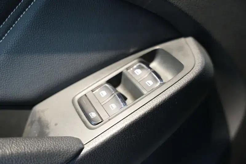Roewe RX5 2016 20T Two-Wheel Drive Automatic Internet Smart Edition — миниатюра 22