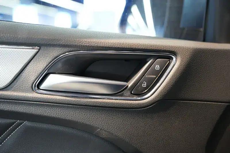 Roewe RX5 2016 20T Two-Wheel Drive Automatic Internet Smart Edition — миниатюра 7