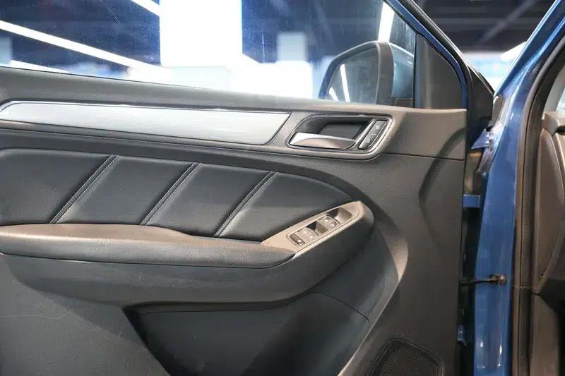 Roewe RX5 2016 20T Two-Wheel Drive Automatic Internet Smart Edition — миниатюра 8