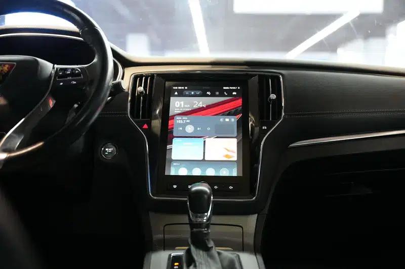 Roewe RX5 2016 20T Two-Wheel Drive Automatic Internet Smart Edition — миниатюра 9