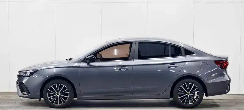 Roewe i5 2021 1.5L CVT Star Edition — миниатюра 4