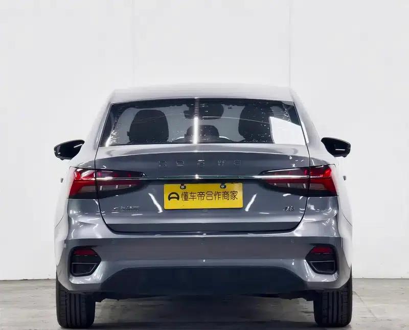 Roewe i5 2021 1.5L CVT Star Edition — миниатюра 6