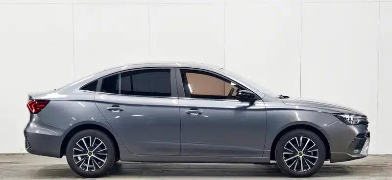 Roewe i5 2021 1.5L CVT Star Edition — миниатюра 8