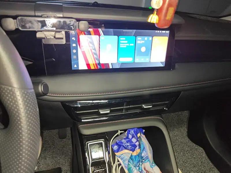 Roewe i5 2024 1.5L CVT Premium Edition — миниатюра 12