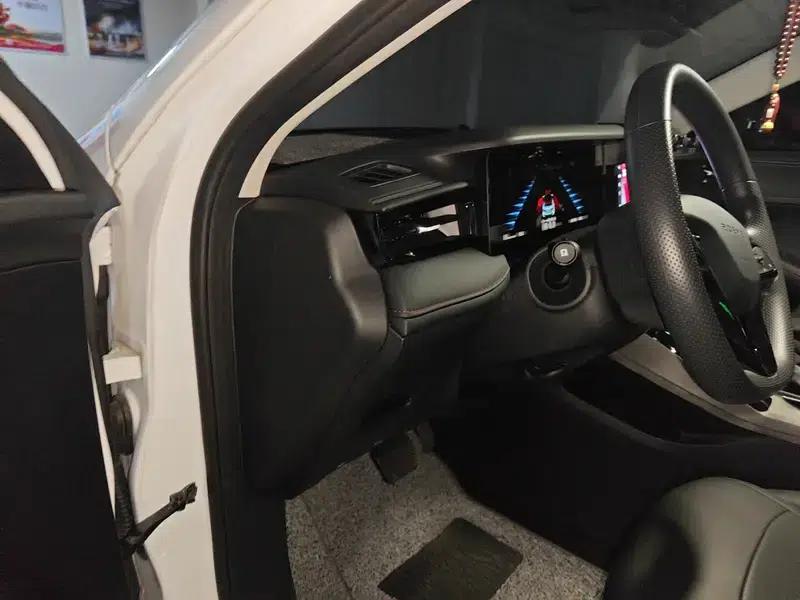 Roewe i5 2024 1.5L CVT Premium Edition — миниатюра 13
