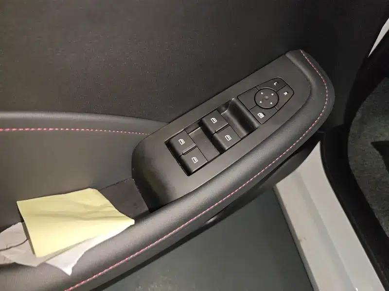 Roewe i5 2024 1.5L CVT Premium Edition — миниатюра 15