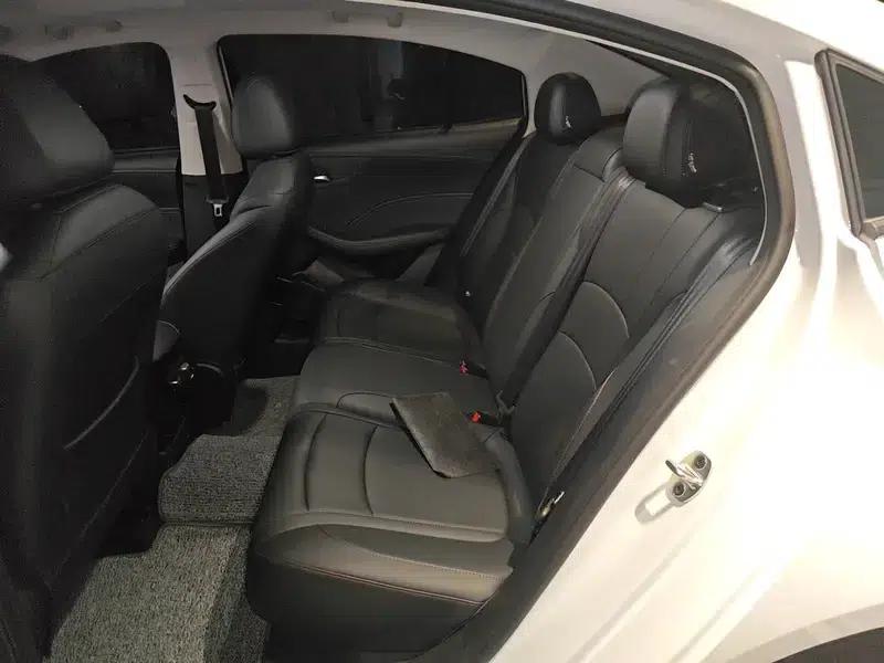 Roewe i5 2024 1.5L CVT Premium Edition — миниатюра 9