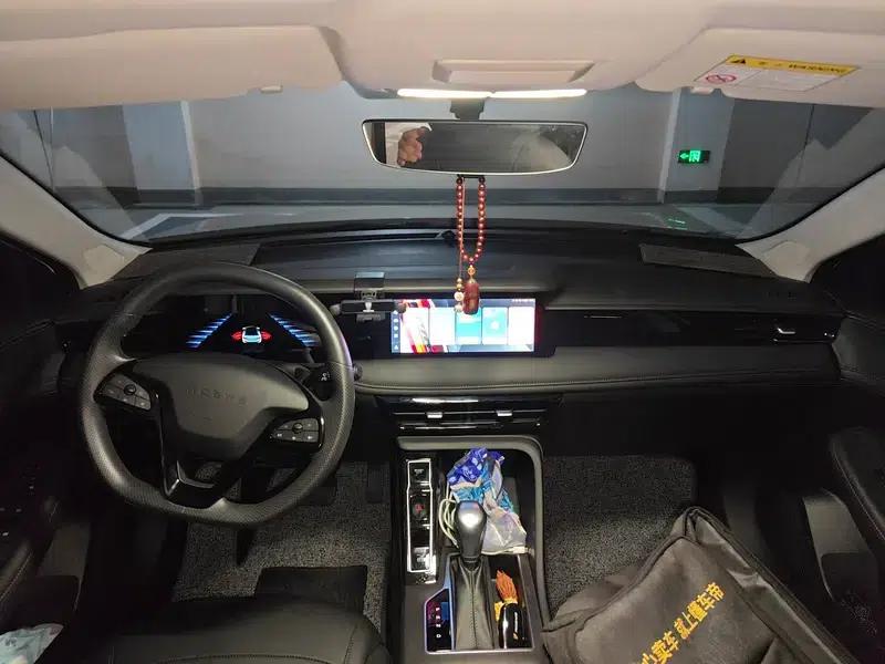 Roewe i5 2024 1.5L CVT Premium Edition — миниатюра 10
