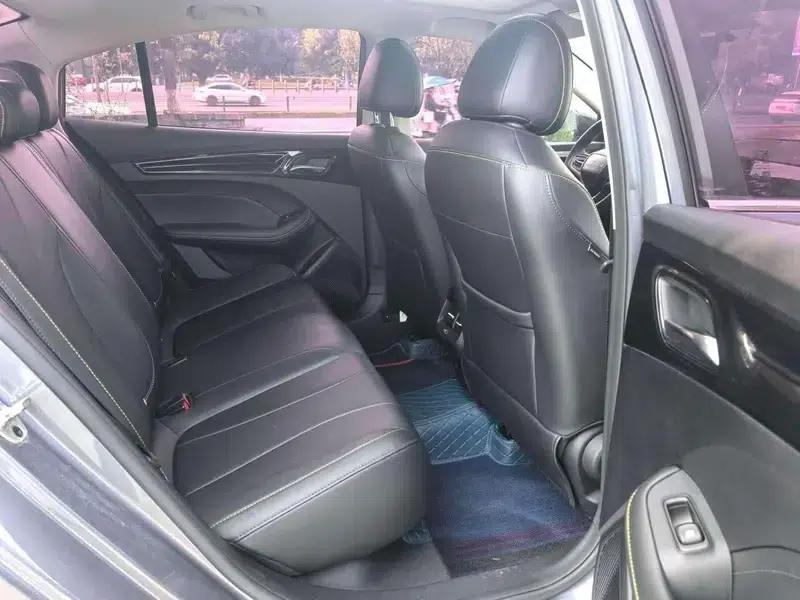 Roewe i5 2021 1.5L CVT Platinum Edition — миниатюра 18