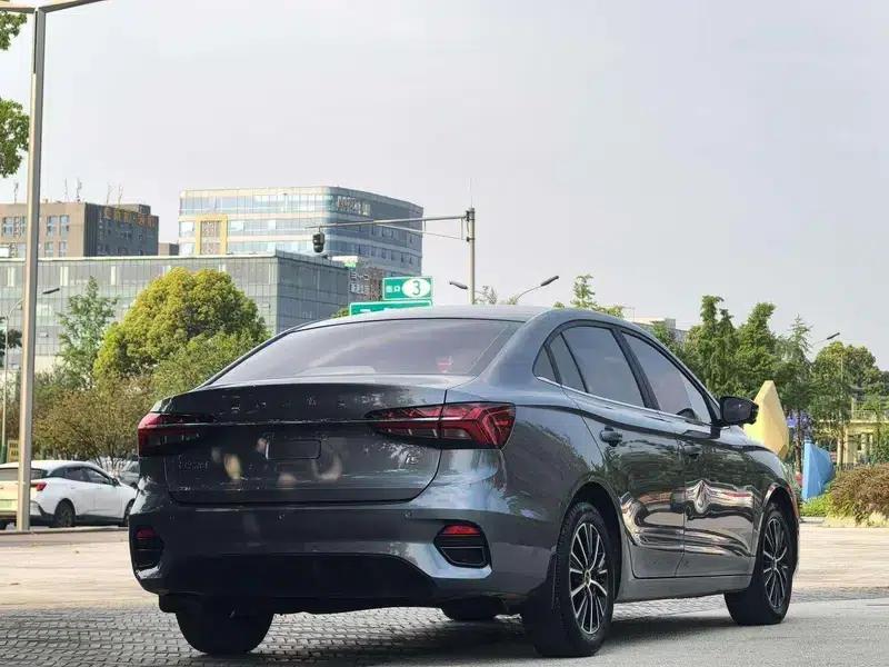 Roewe i5 2021 1.5L CVT Platinum Edition — миниатюра 7