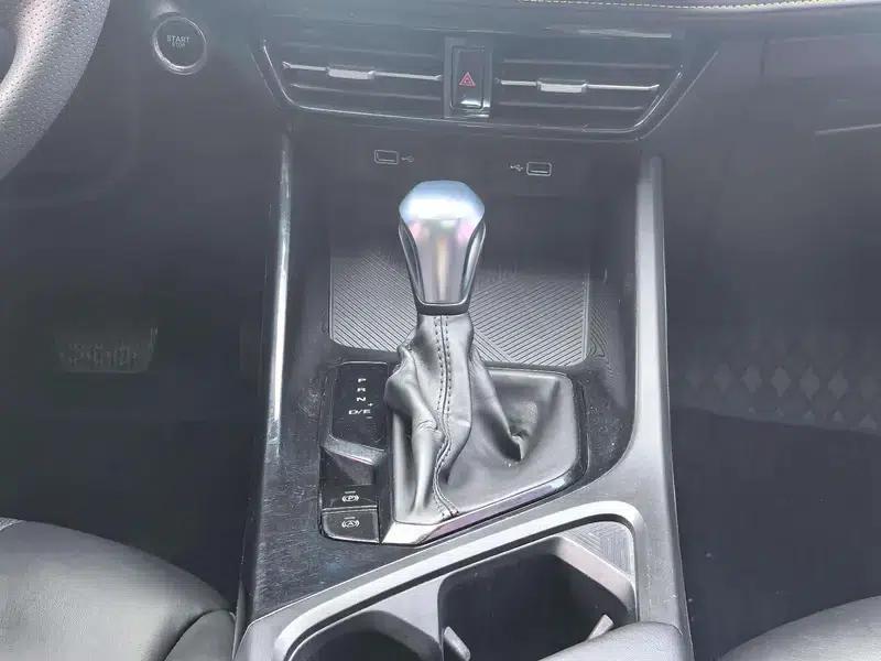 Roewe i5 2021 1.5L CVT Platinum Edition — миниатюра 8