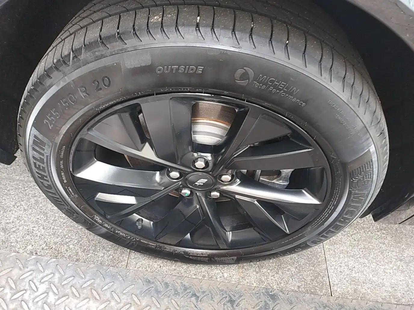 Li Auto L8 2023 Pro Model — миниатюра 16