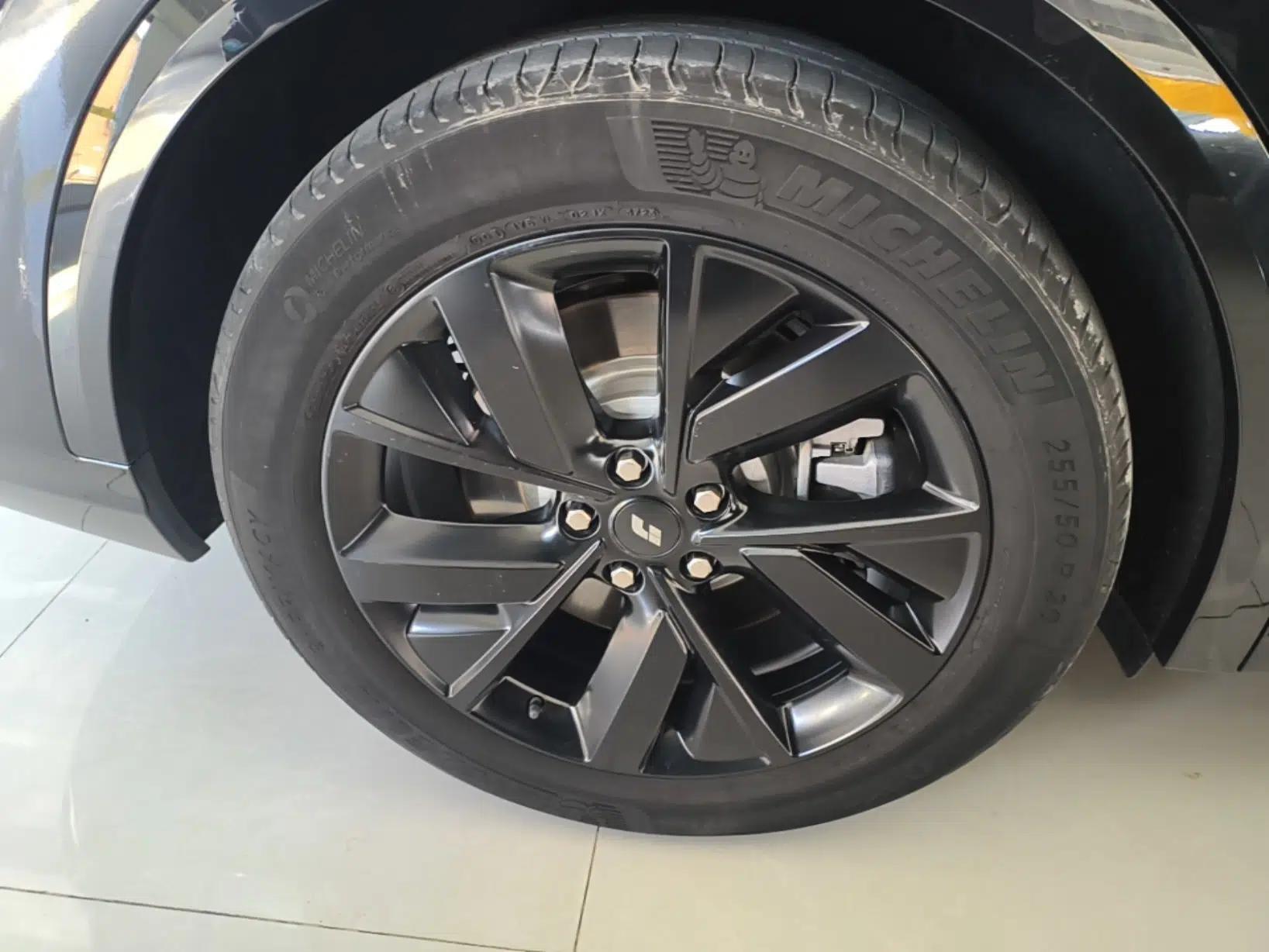 Li Auto L8 2023 Pro Model — миниатюра 11
