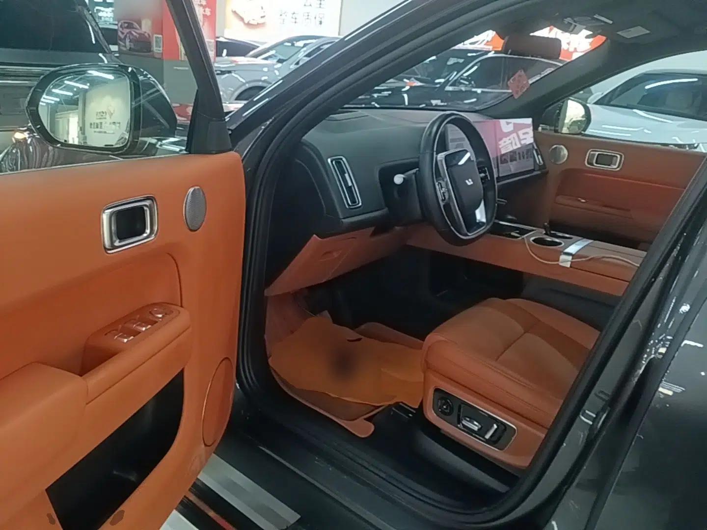 Li Auto L8 2024 Max — миниатюра 18