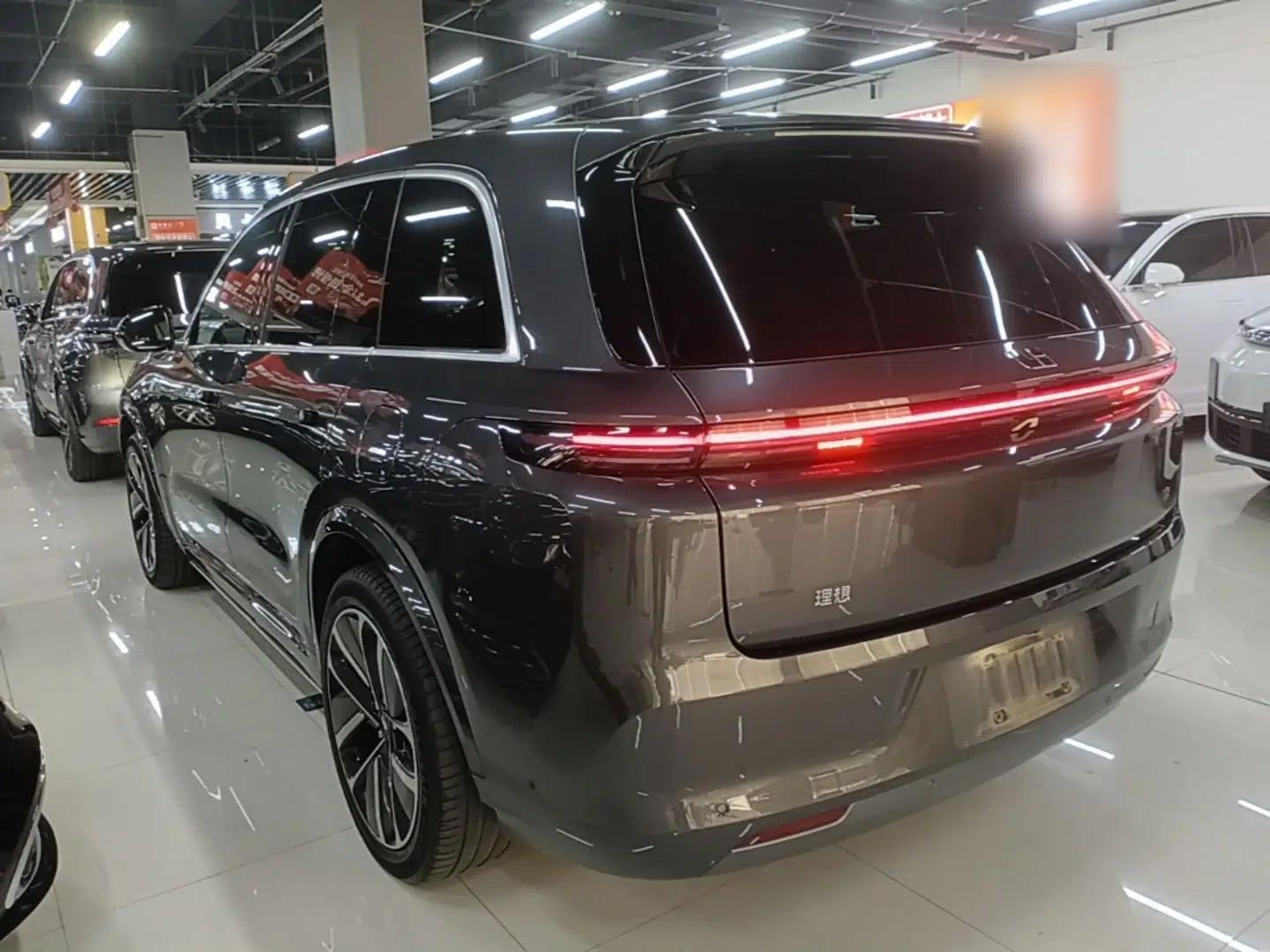 Li Auto L8 2024 Max — миниатюра 4